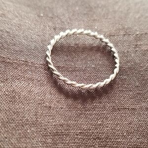 Elegant Silver Twisted Ring